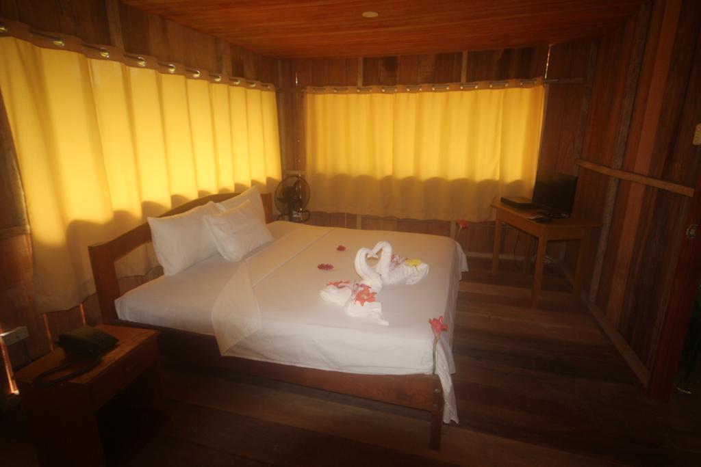 Amazon Rainforest Lodge Padre Cocha Buitenkant foto